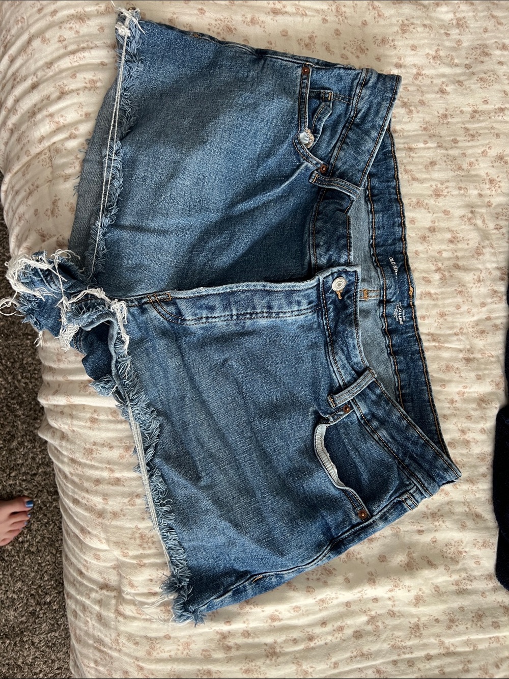 Old Navy Blue Denim Frayed Hem Ankle/Cropped Shorts